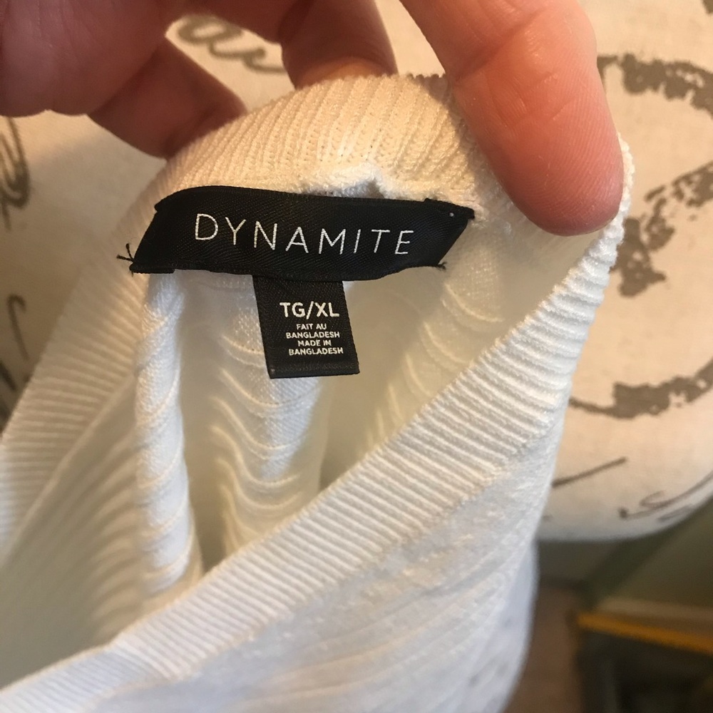 White V-neck sweater - Picture 3 of 4